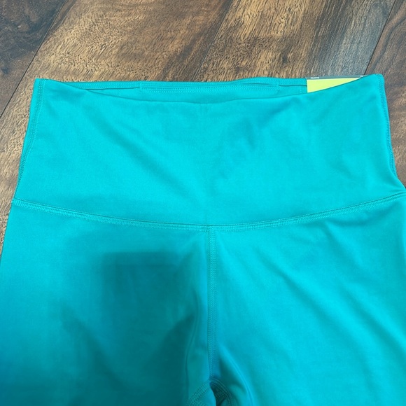 Active Capri pants - Picture 2 of 6